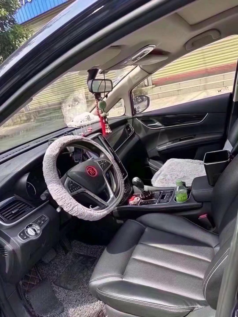 成都18年比亚迪宋MAX5