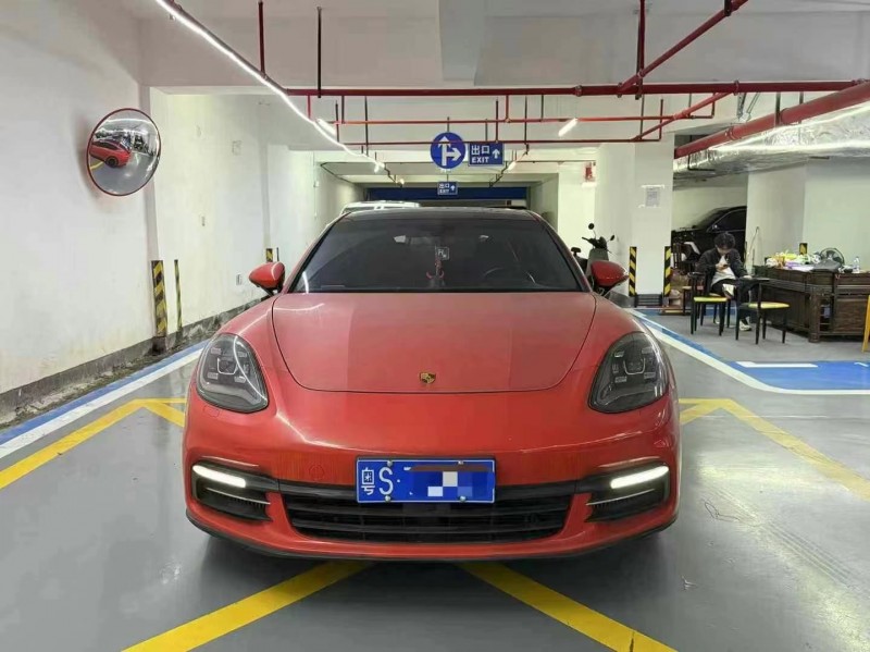 广州18年保时捷帕拉梅拉1