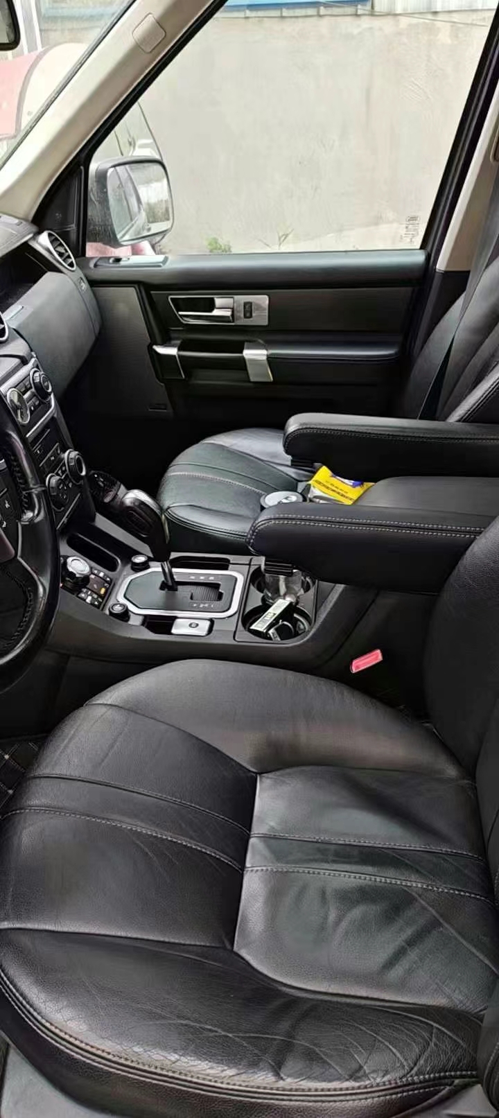 广州12年路虎发现4