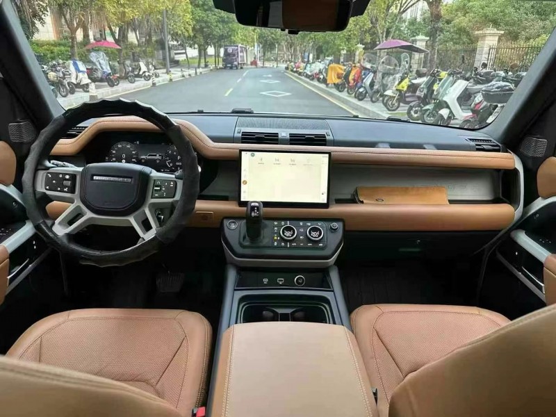 广州23年路虎卫士2