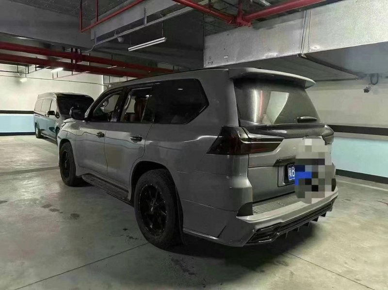 广州18年雷克萨斯LX7