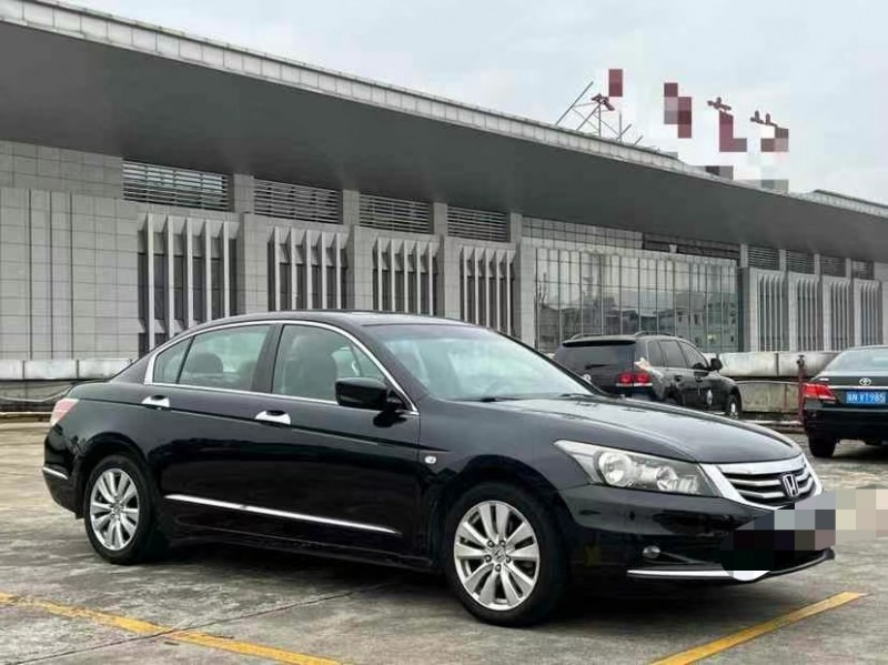 东莞13年本田雅阁2