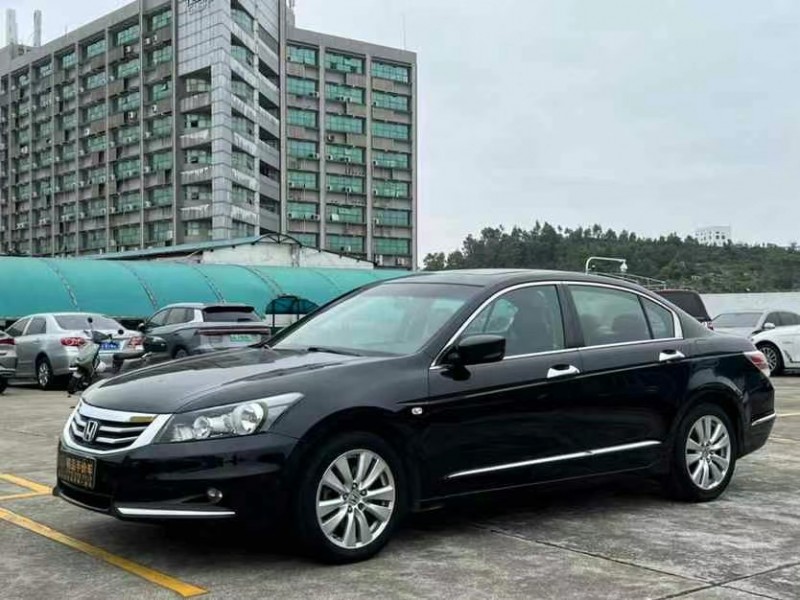 东莞13年本田雅阁3