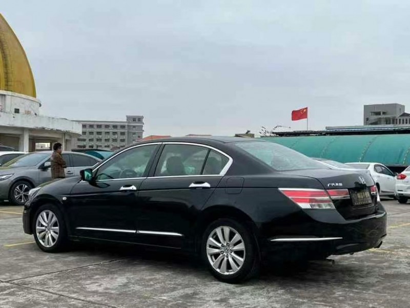 东莞13年本田雅阁7