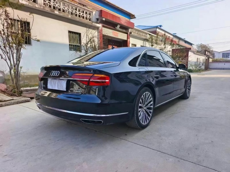 济宁15年奥迪A8L3
