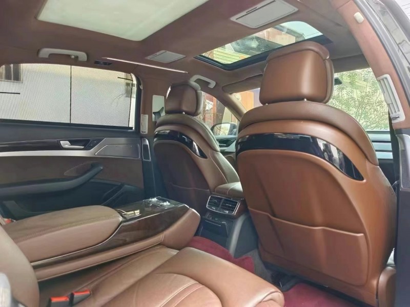 济宁15年奥迪A8L6