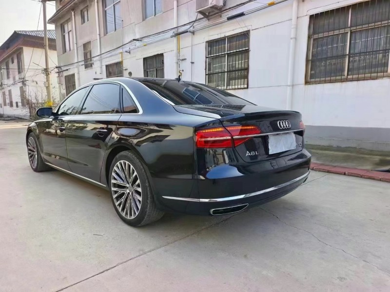 济宁15年奥迪A8L7
