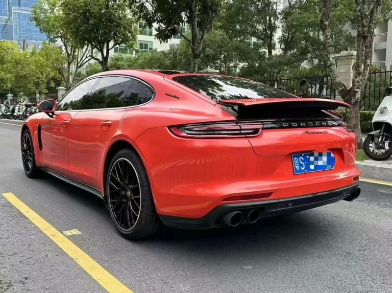 广州18年保时捷帕拉梅拉8