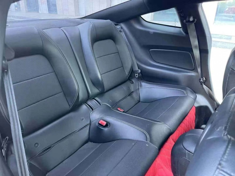 济宁19年福特野马6