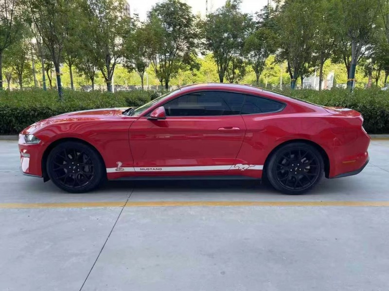 济宁19年福特野马8