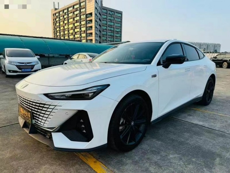 东莞23年长安汽车UNI-V3