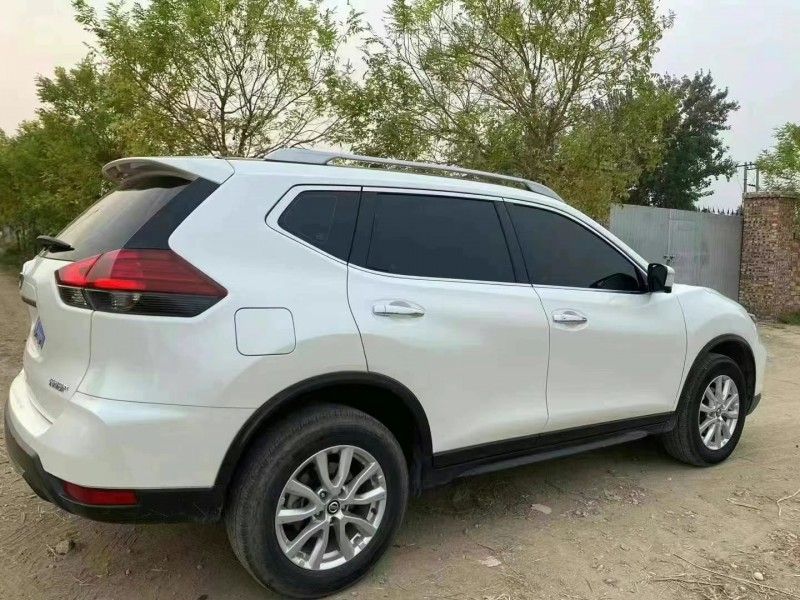 保定23年日产奇骏7