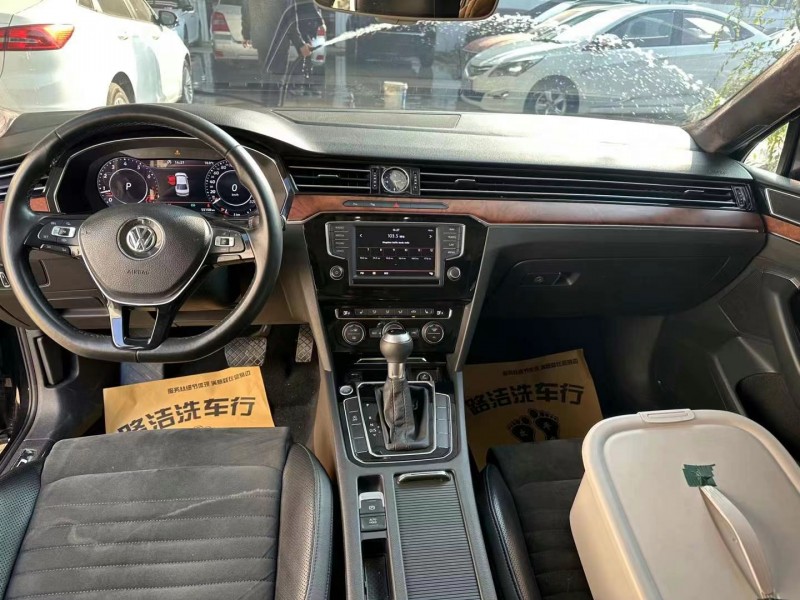 保定19年大众迈腾4