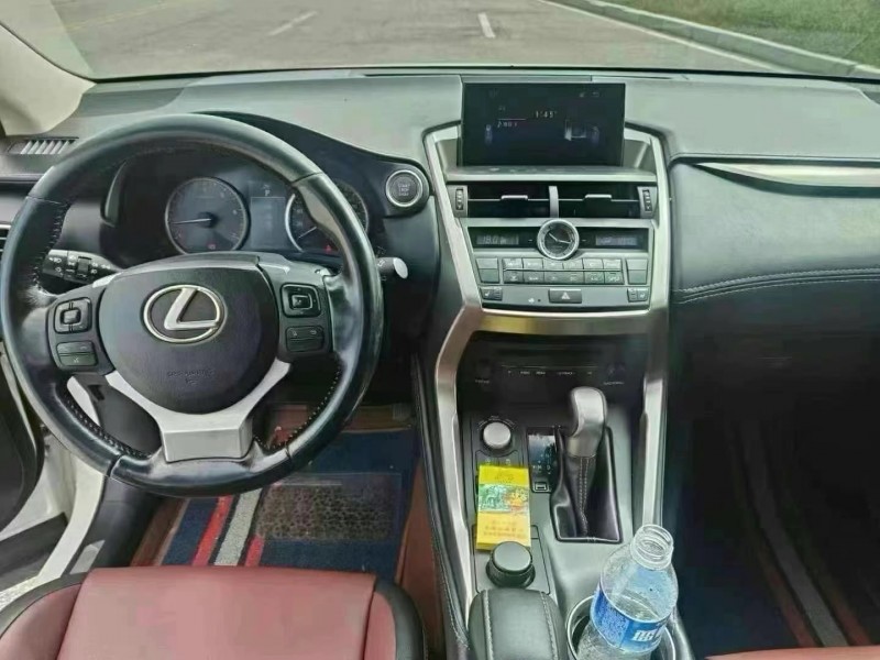 保定15年雷克萨斯NX6