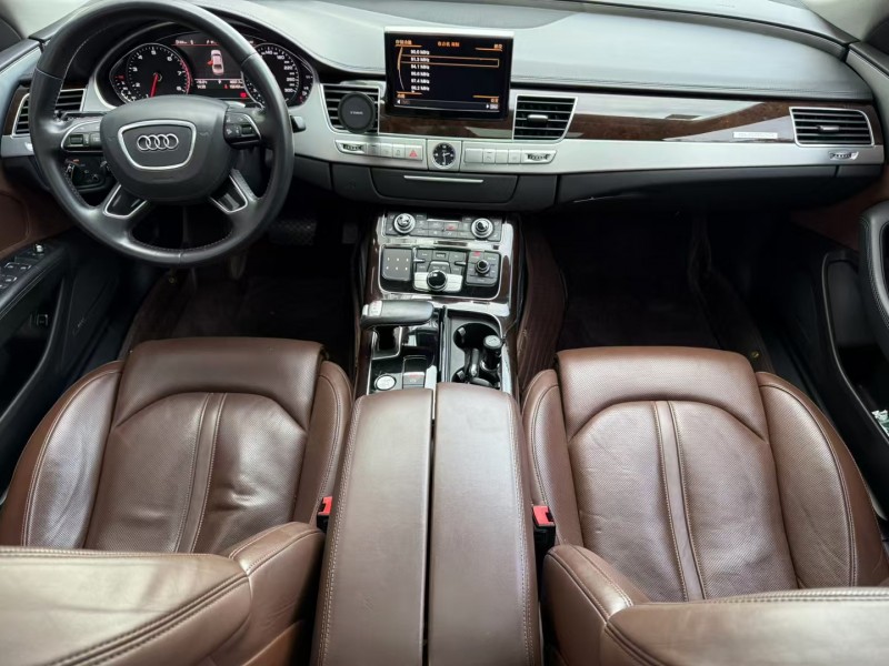 济宁14年奥迪A8L5