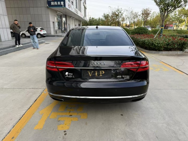 济宁14年奥迪A8L9