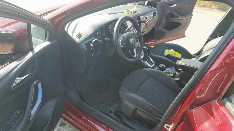 徐州17年别克威朗5