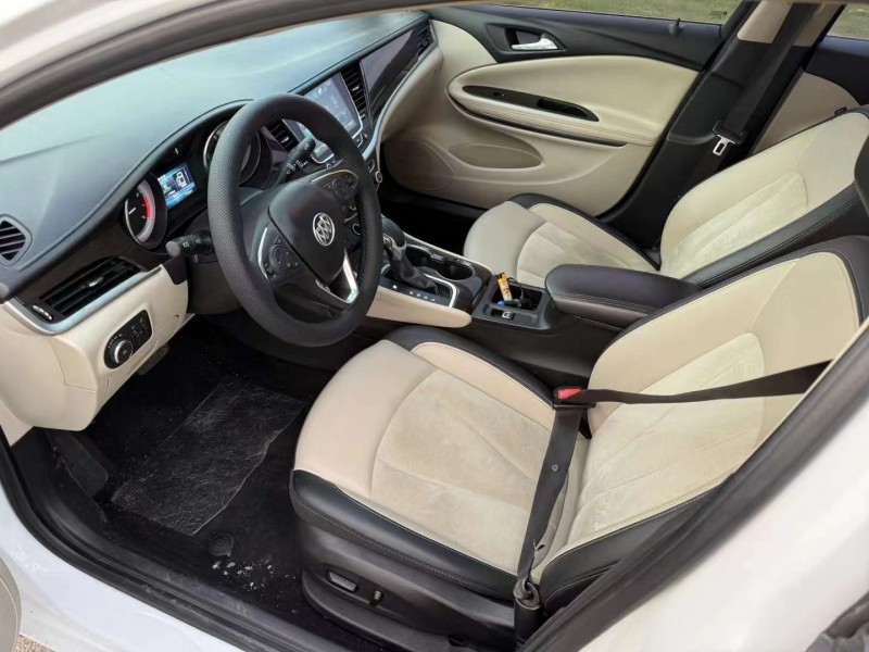 济宁19年别克威朗6