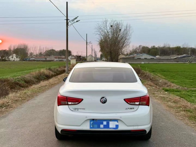 济宁19年别克威朗7