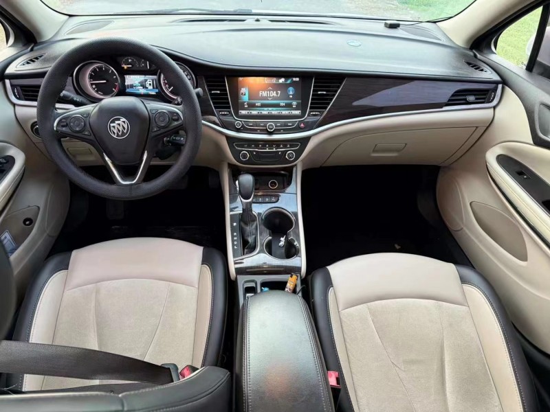 济宁19年别克威朗8