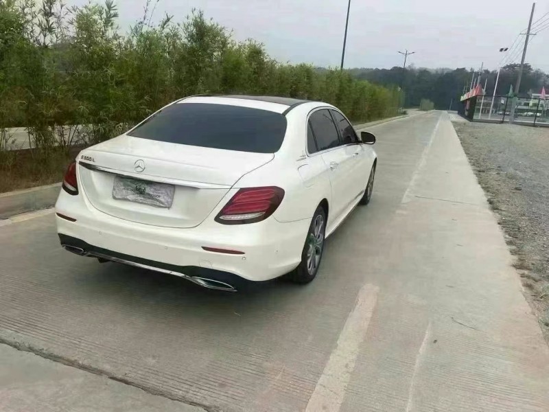 济宁20年奔驰E8