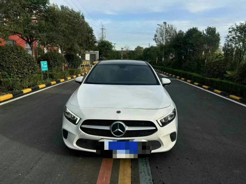 枣庄19年奔驰A1