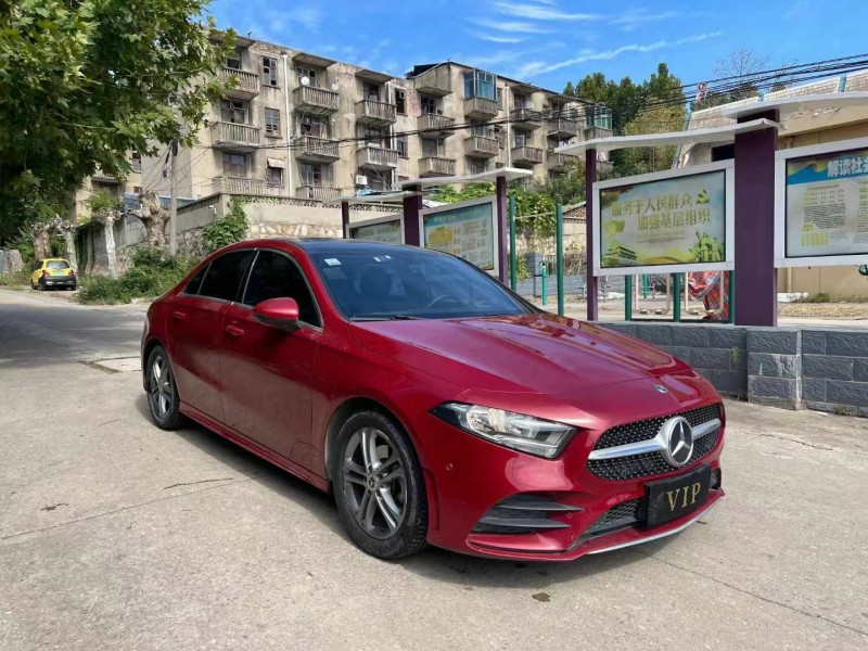 徐州21年奔驰A2