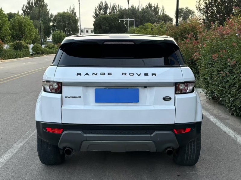 济宁13年路虎极光9