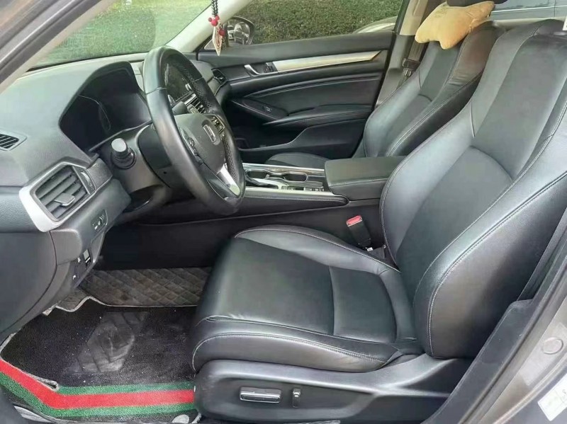 佛山21年本田雅阁8