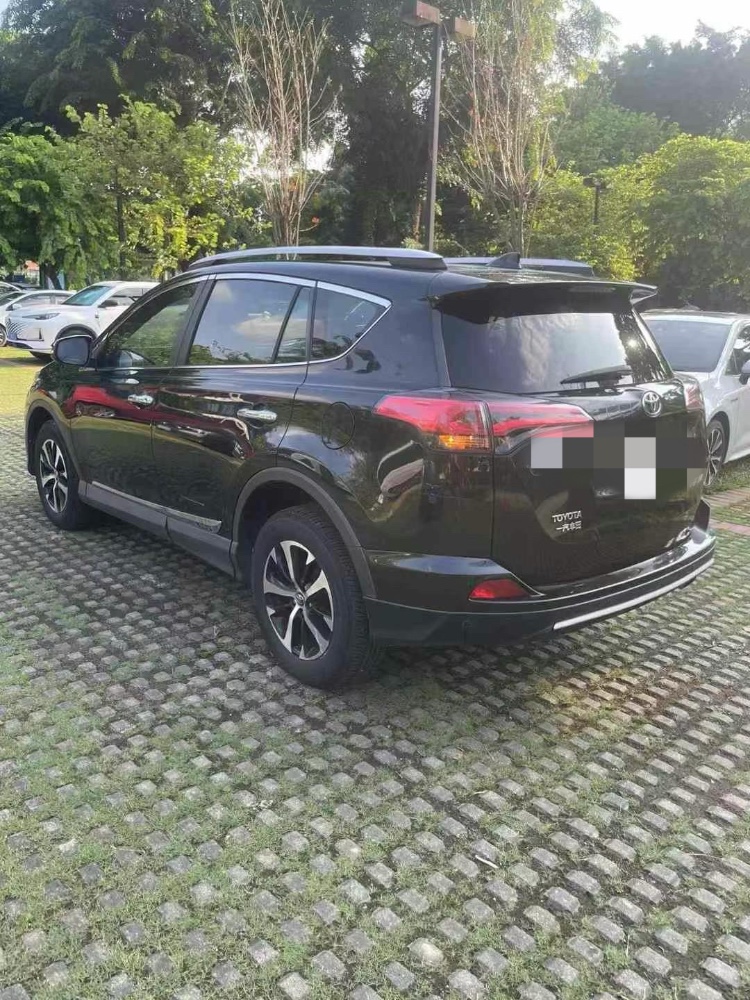 东莞19年丰田RAV4荣放3