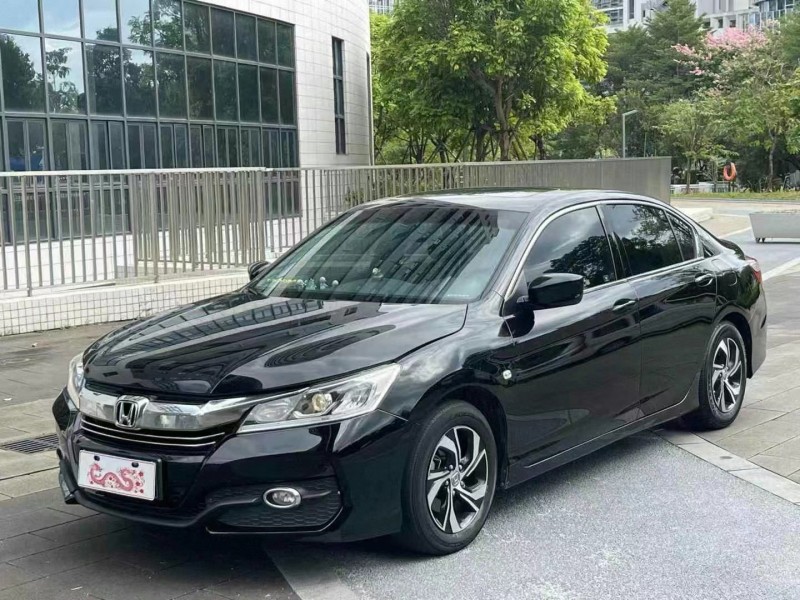 佛山17年本田雅阁3