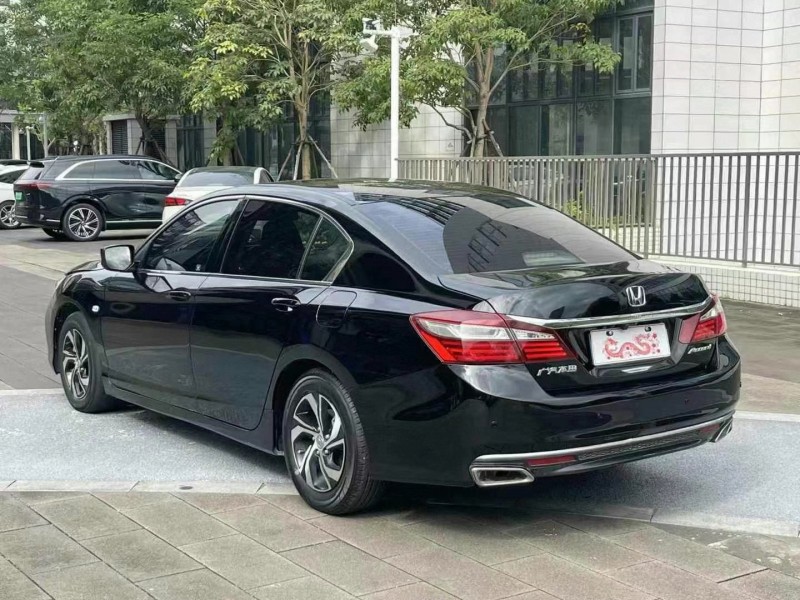 佛山17年本田雅阁4