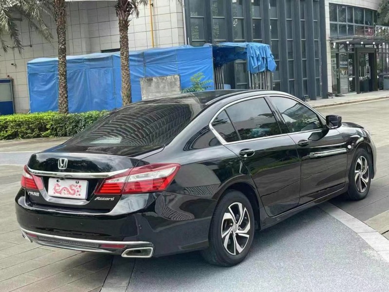 佛山17年本田雅阁5