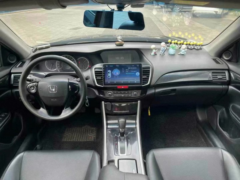 佛山17年本田雅阁7