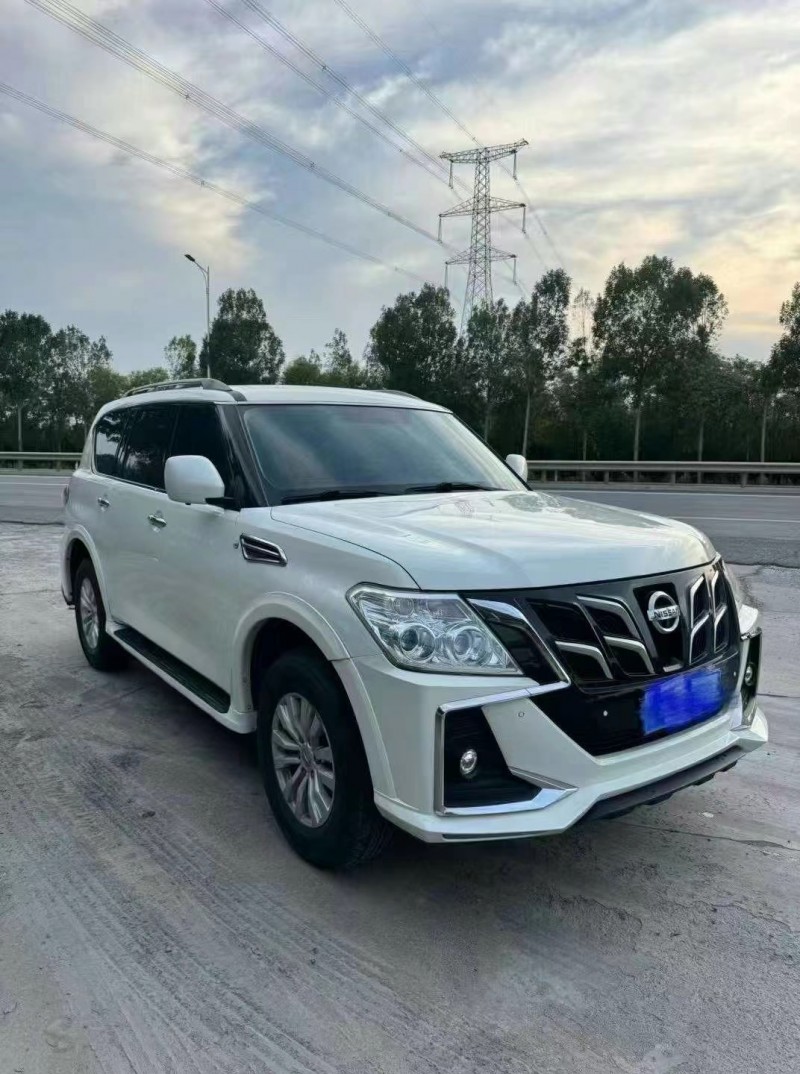 济宁18年日产途乐2
