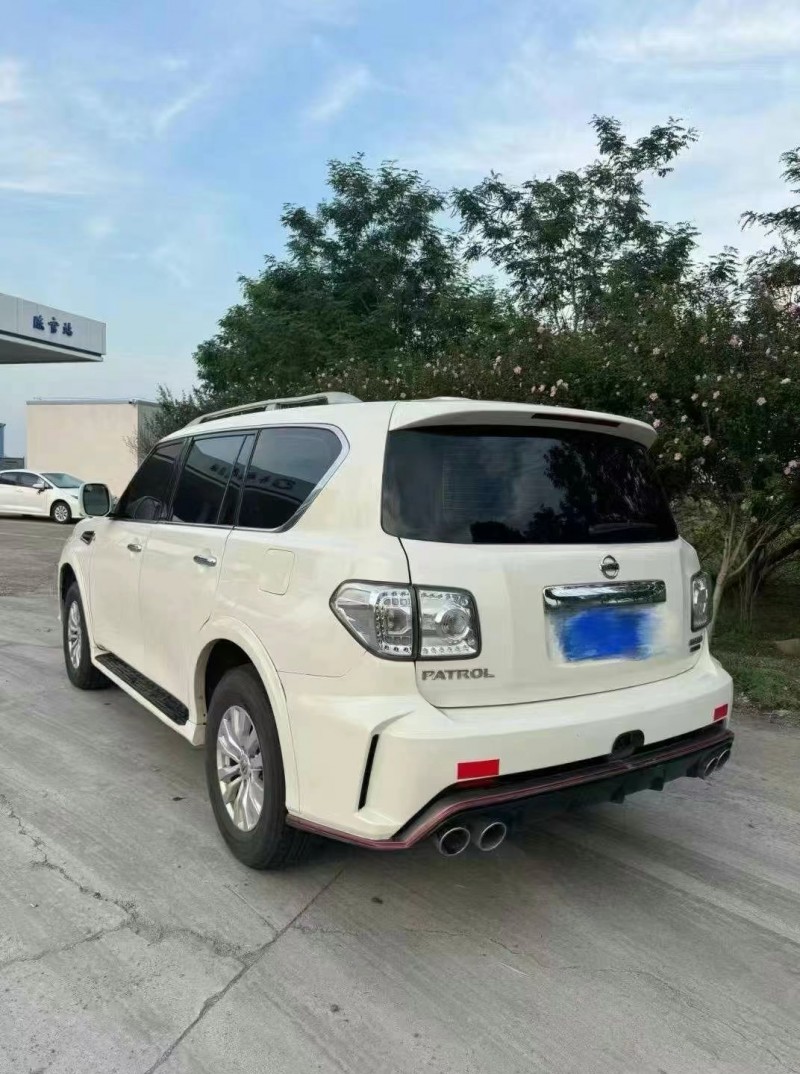 济宁18年日产途乐8