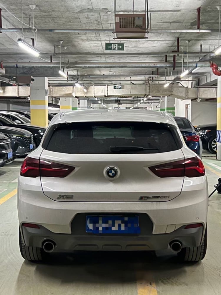 成都21年寶馬X27