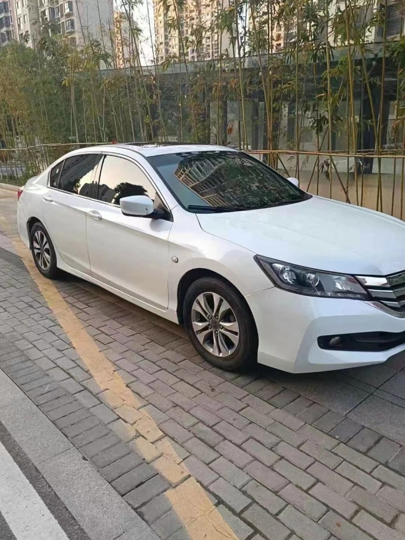 盐城15年本田雅阁3