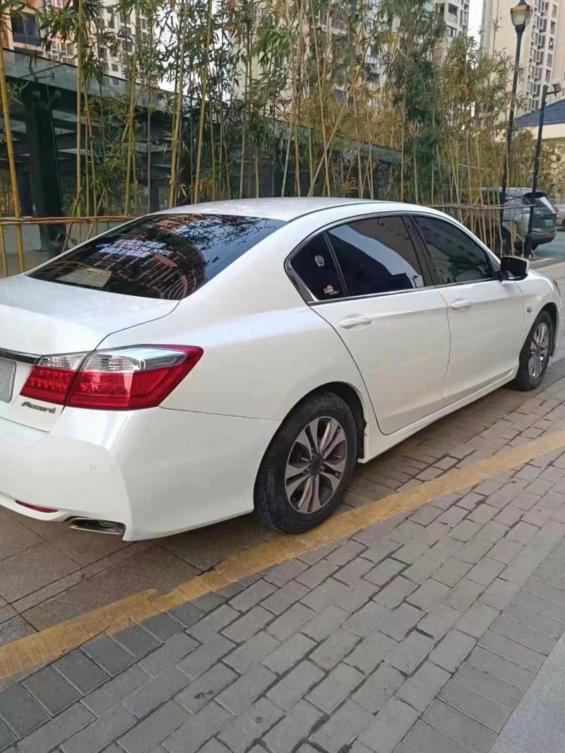 盐城15年本田雅阁8