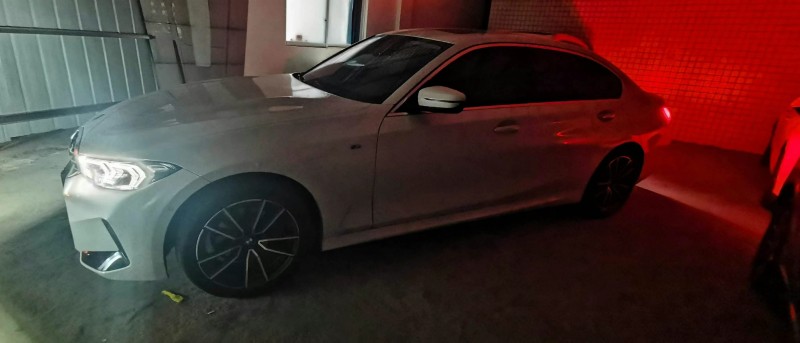 成都23年宝马3系3