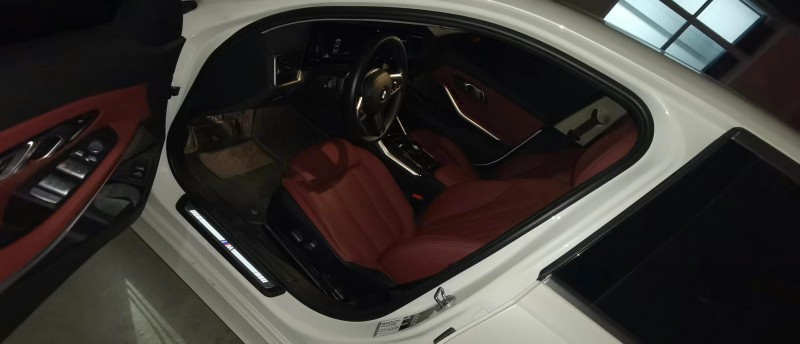 成都23年宝马3系7