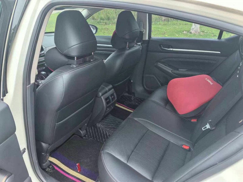 武汉22年日产天籁4