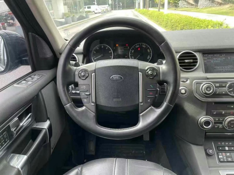 广州16年路虎发现8