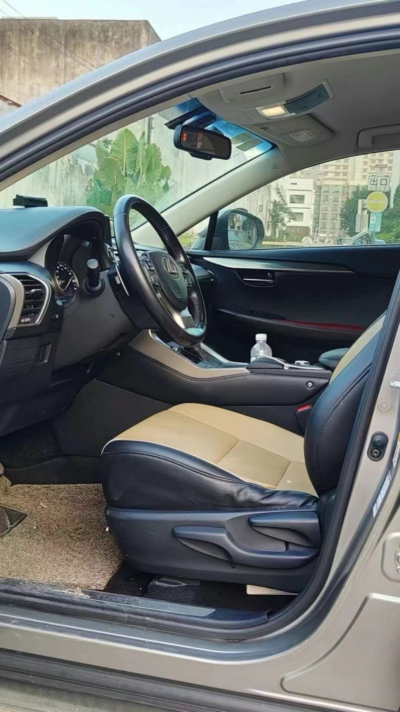 广州19年雷克萨斯NX8