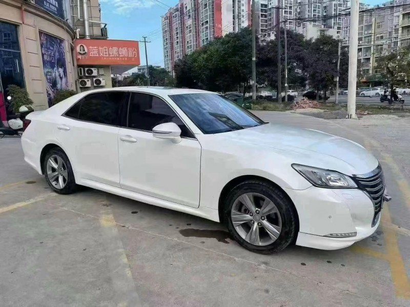 广州16年丰田皇冠2