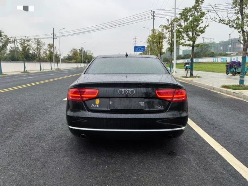 东莞12年奥迪A8L5