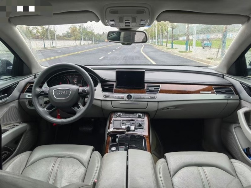 东莞12年奥迪A8L7