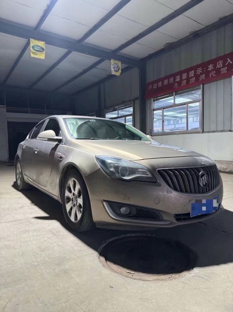 济宁14年别克君威2