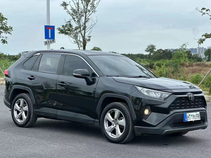 东莞22年丰田RAV42