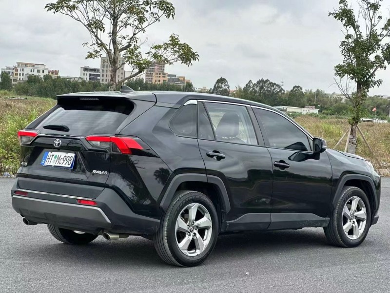 东莞22年丰田RAV47